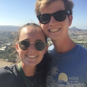 Meet your Posher, Chloe